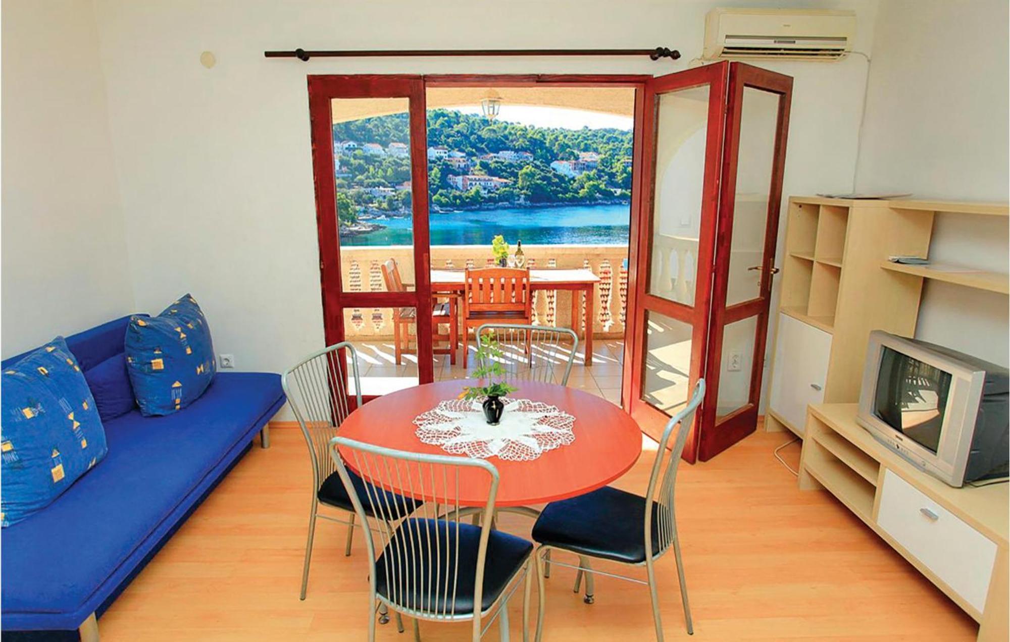 Cozy Apartment In Smokvica With Kitchen Brna Ngoại thất bức ảnh